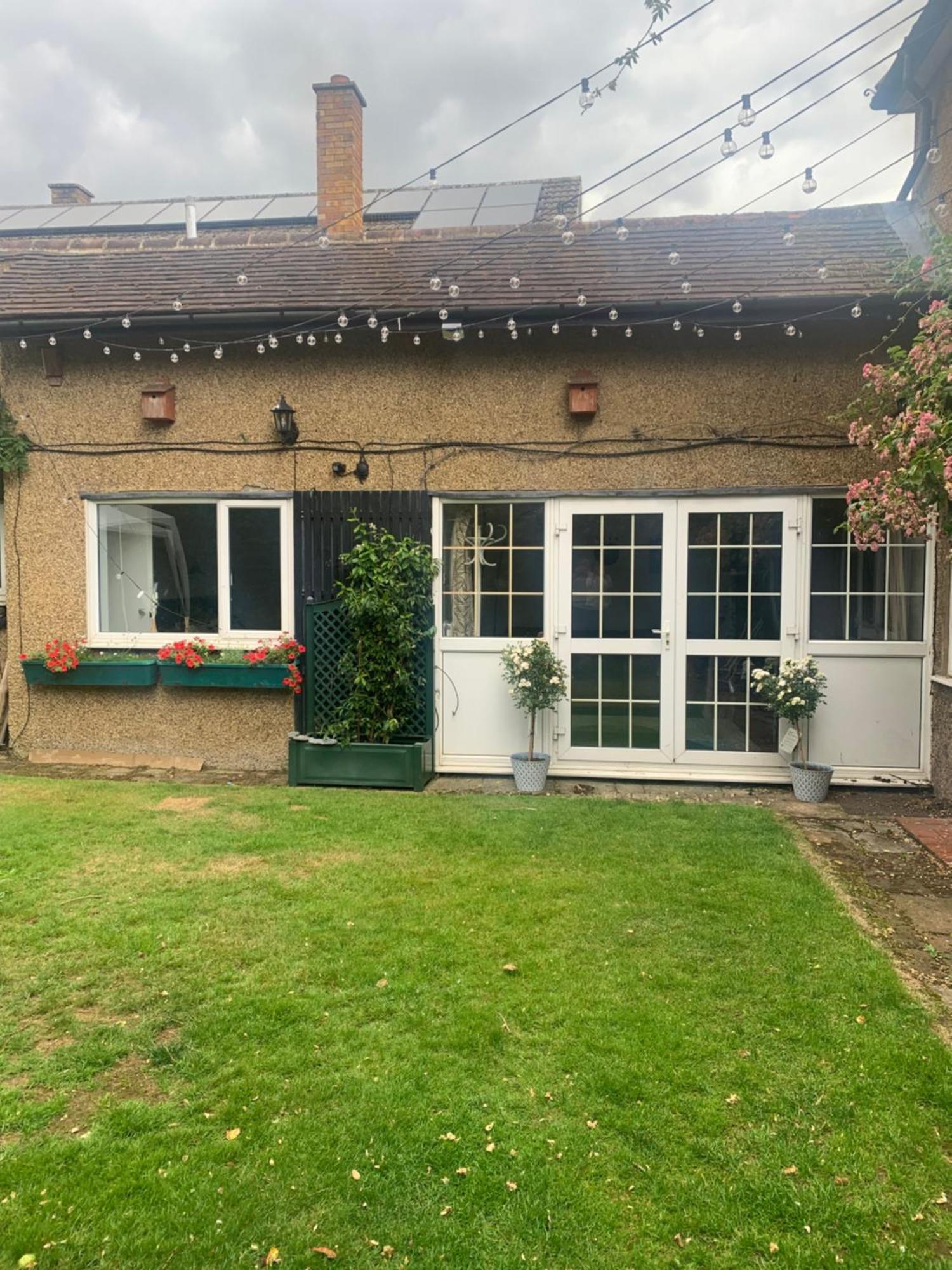 Newly Refurbished One Bedroom With Additional Sofa Bed Self Contained Flat In Garden Abbots Langley Bagian luar foto